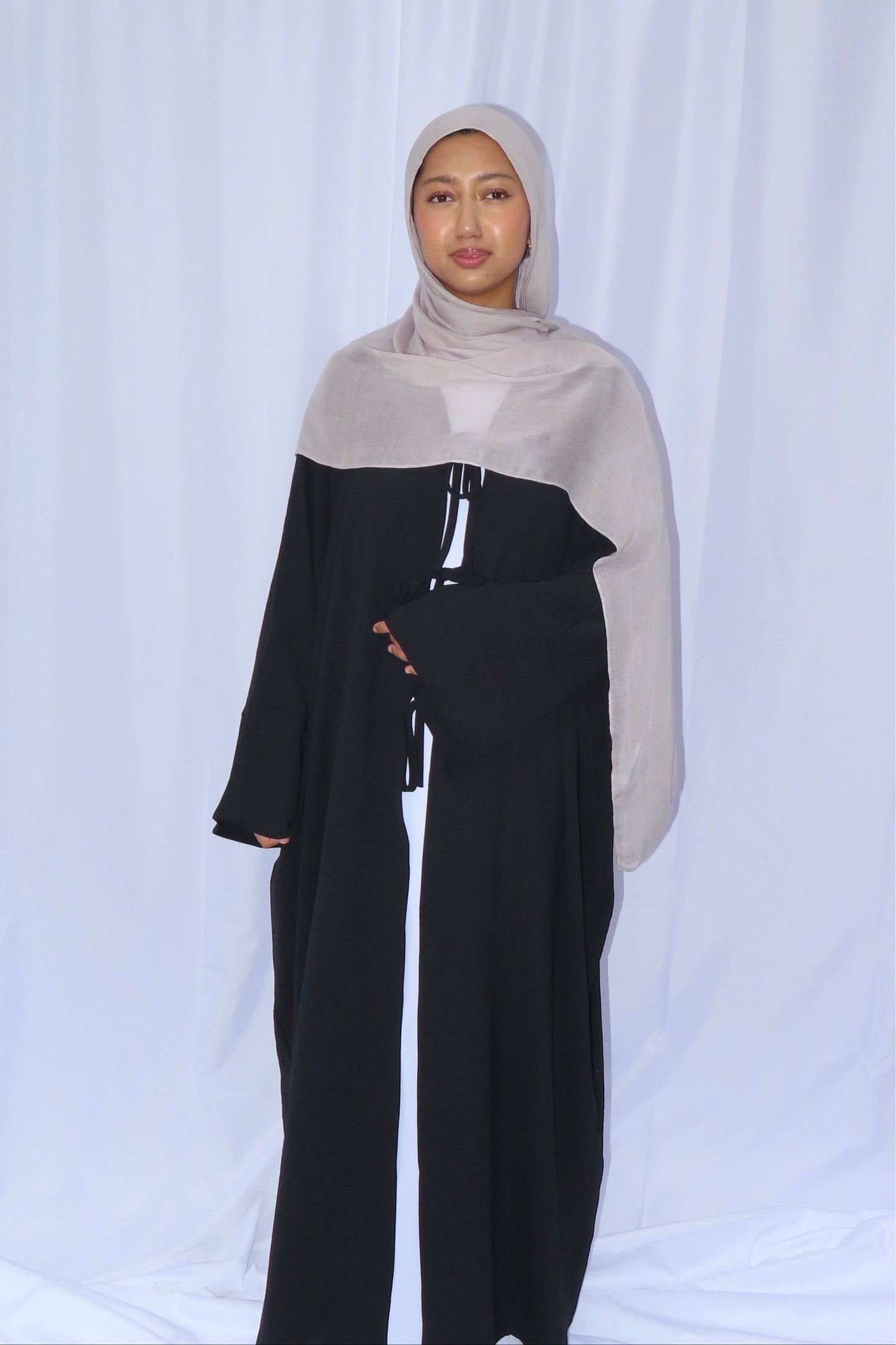 Front Three Tie Abaya