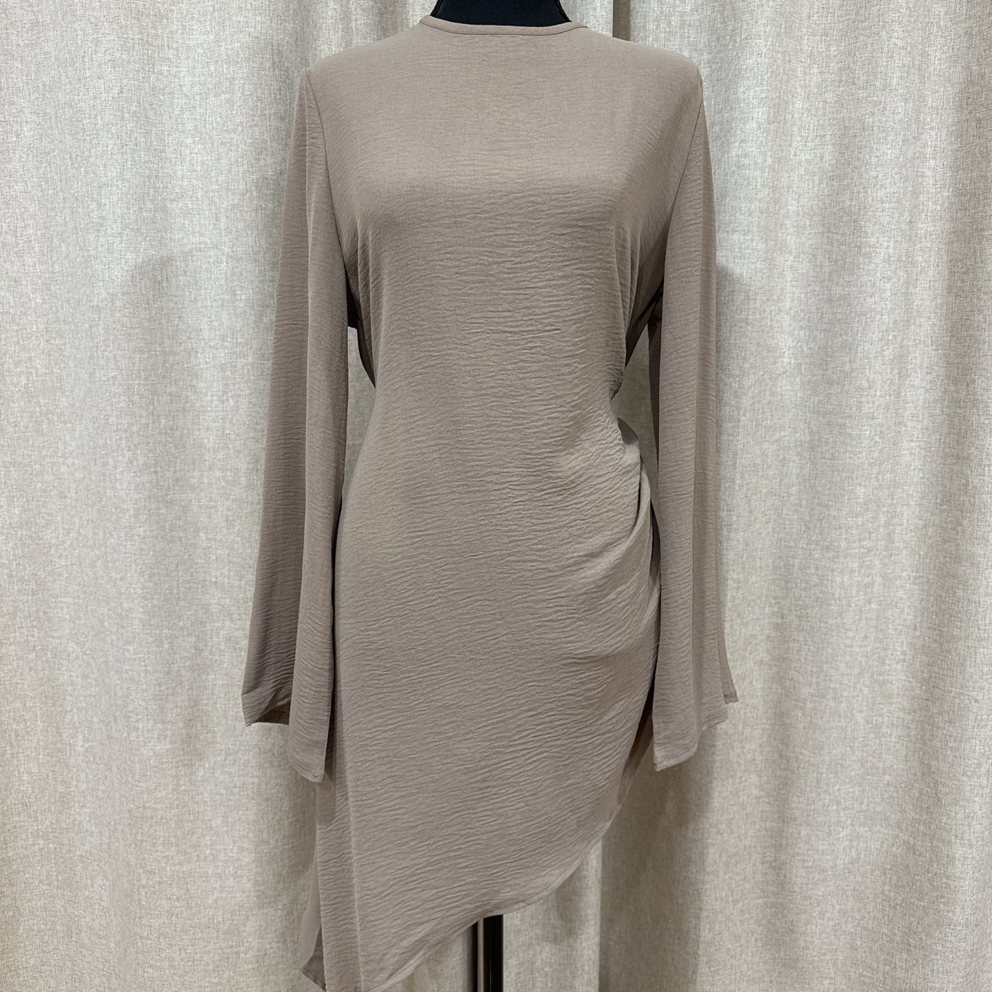 Asymmetrical long top and bottom set